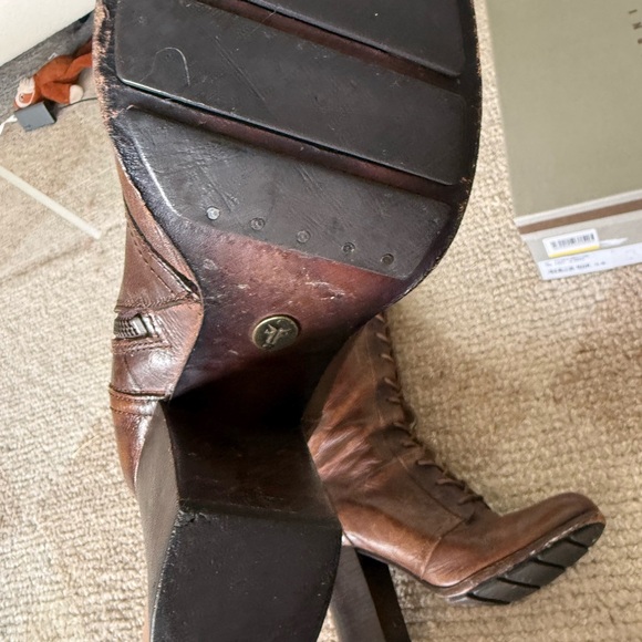 Frye Dark Brown knew high Leather Lace-Up Heeled Boots, size 10 - Picture 7 of 12